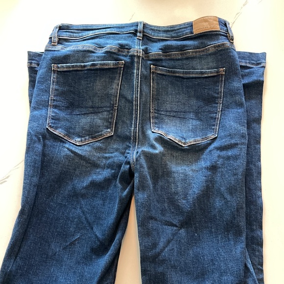 AE Stretch Super High-Waisted Flare Jean:
Size: 8 Regular - Picture 3 of 7